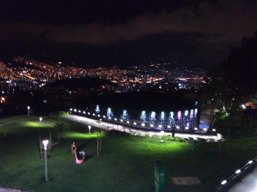 Apartamento Campestre Medellin Bagian luar foto